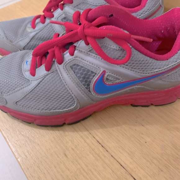 Nike Shoes - Nike runners authentic